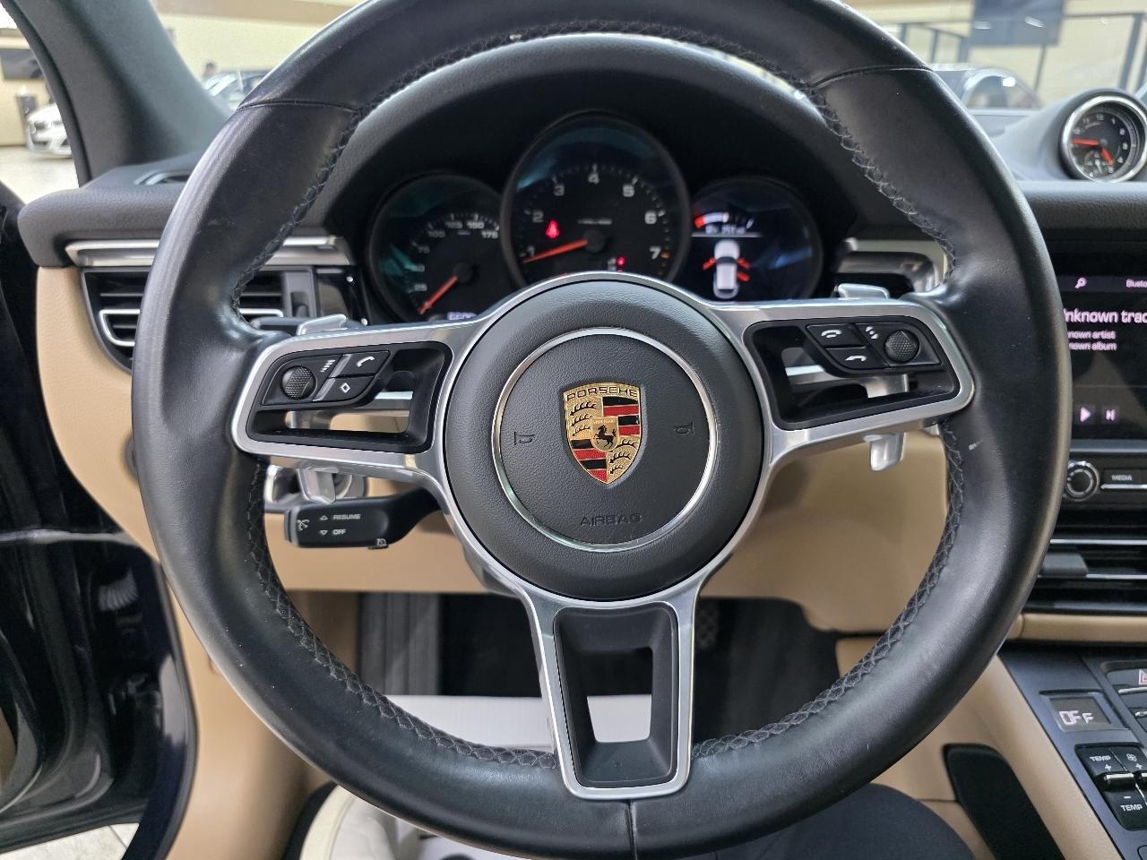 Porsche Macan Base 2021