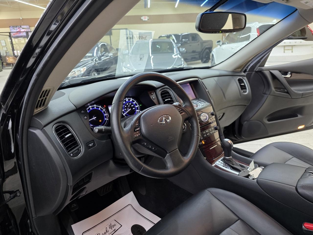 Infiniti QX50 Base RWD 2017