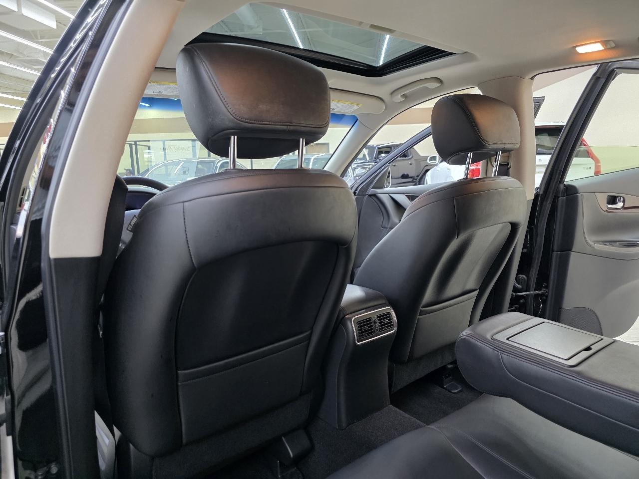 Infiniti QX50 Base RWD 2017