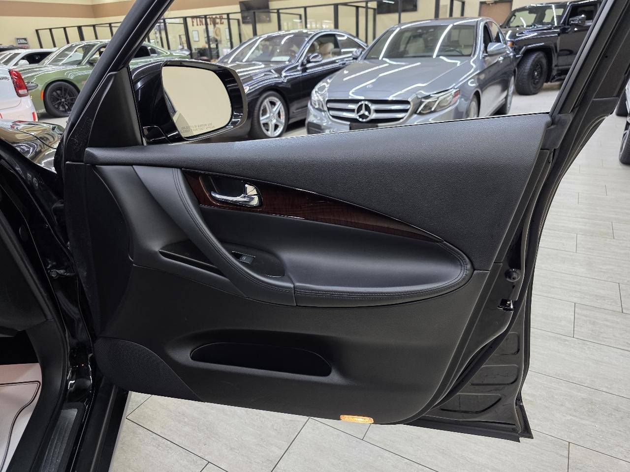 Infiniti QX50 Base RWD 2017