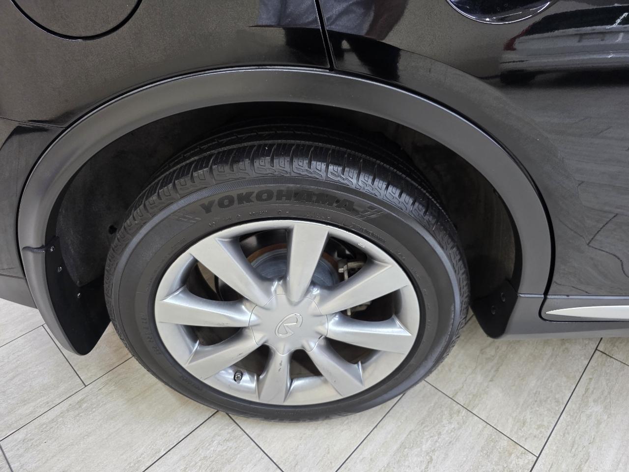Infiniti QX50 Base RWD 2017