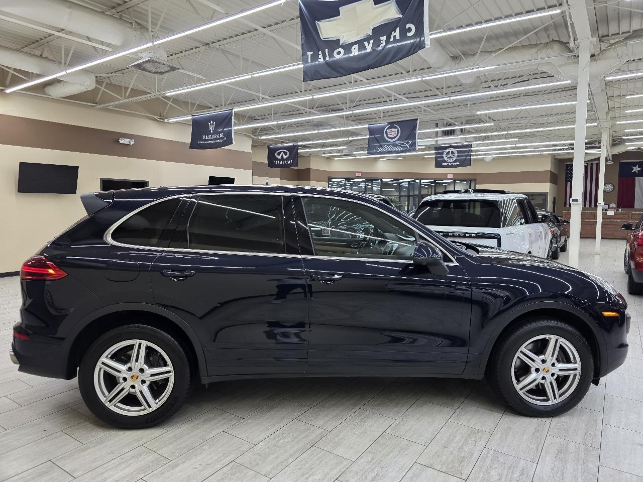 Porsche Cayenne Base 2016