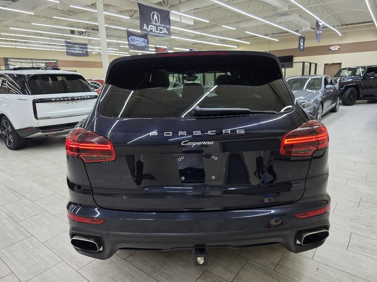 Porsche Cayenne Base 2016