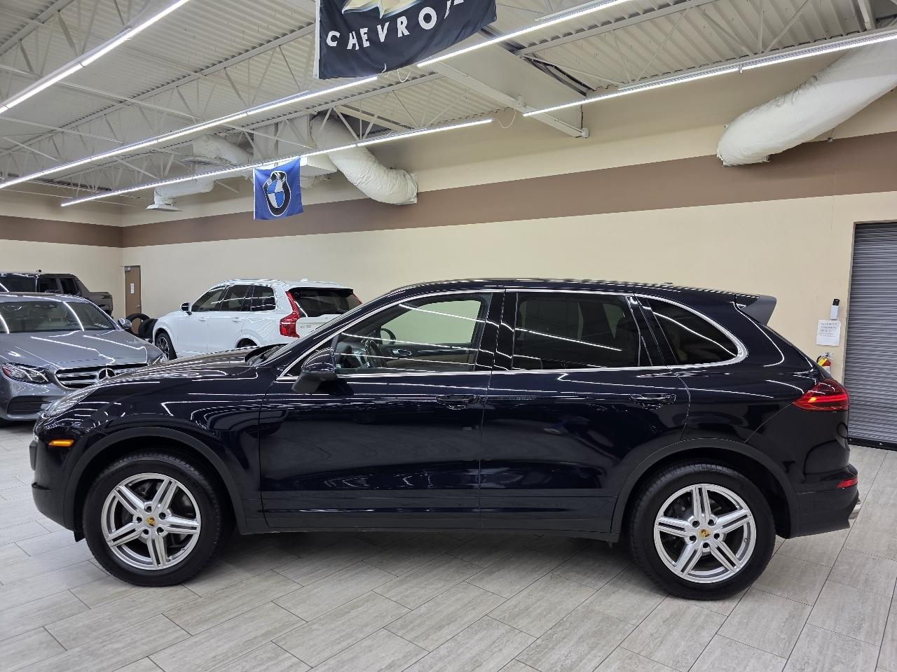 Porsche Cayenne Base 2016
