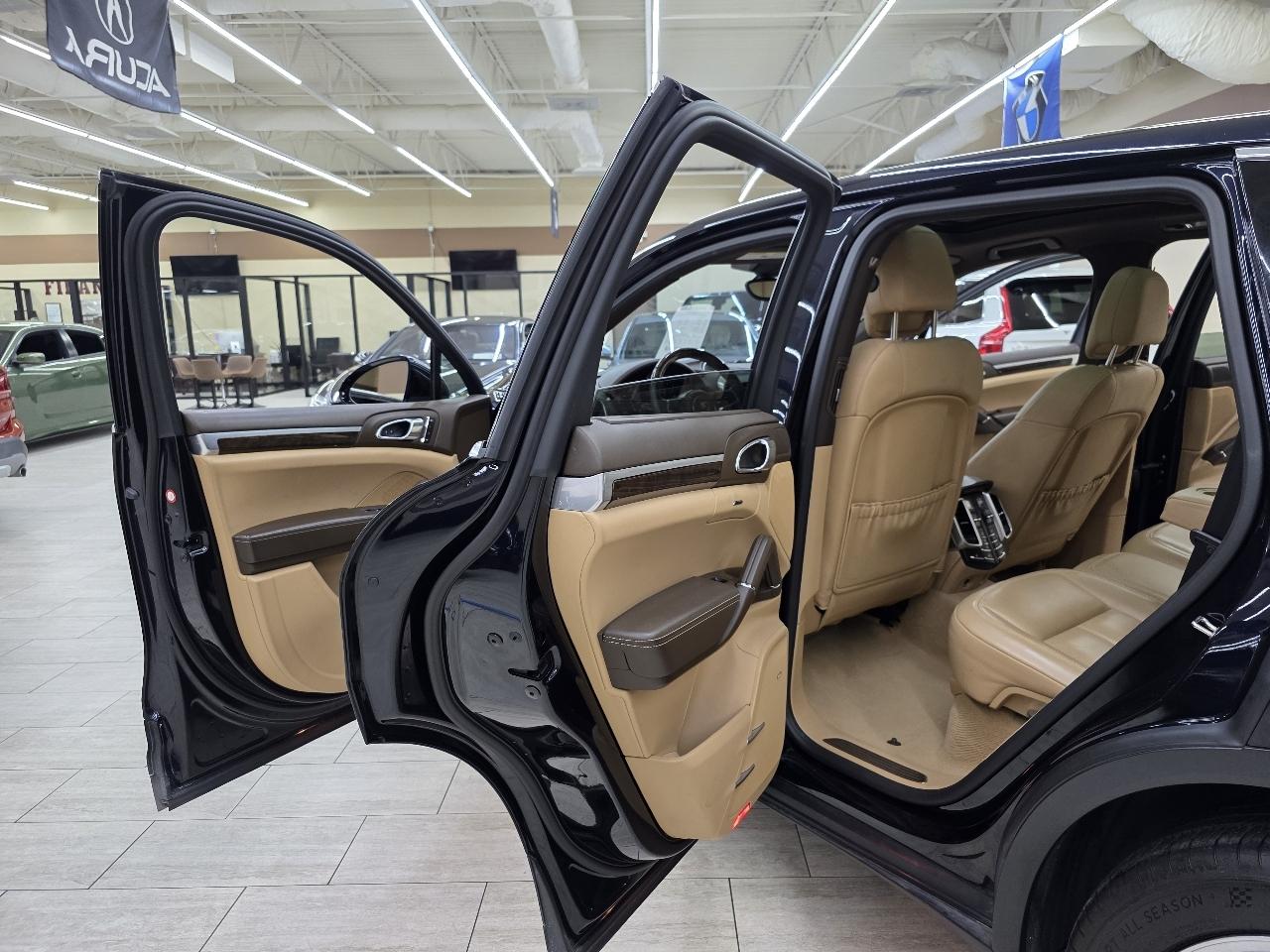 Porsche Cayenne Base 2016