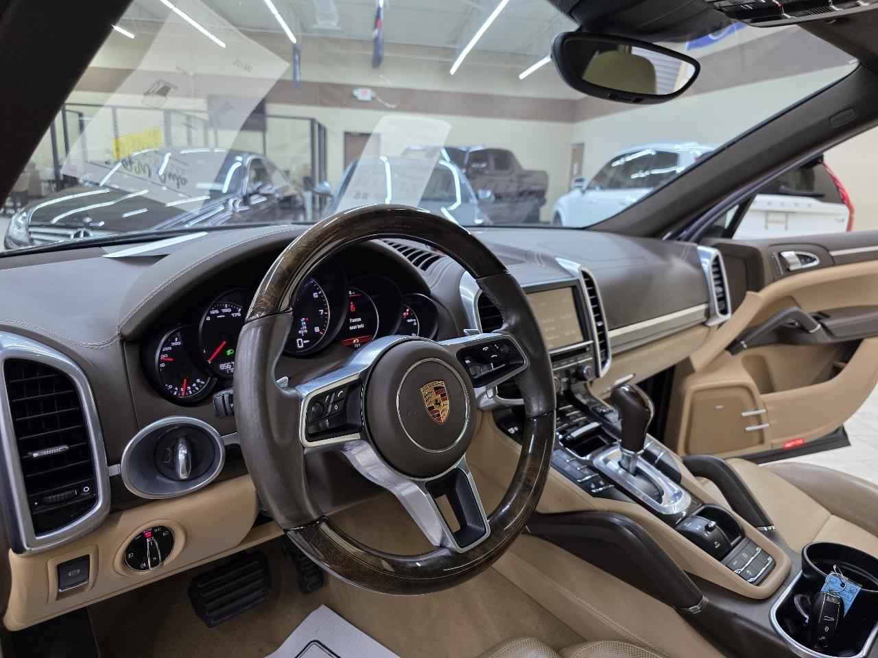 Porsche Cayenne Base 2016