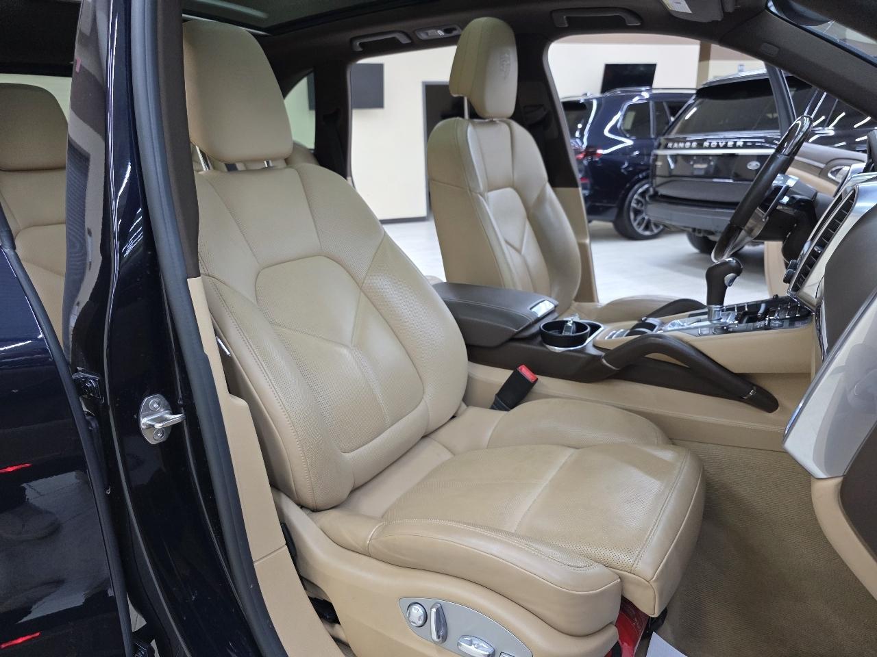 Porsche Cayenne Base 2016