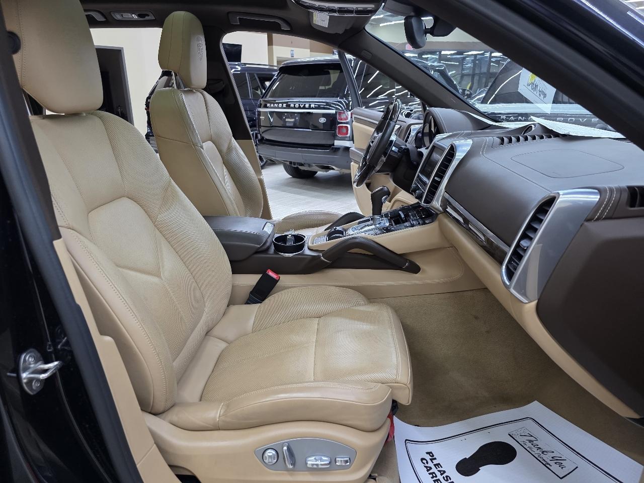Porsche Cayenne Base 2016