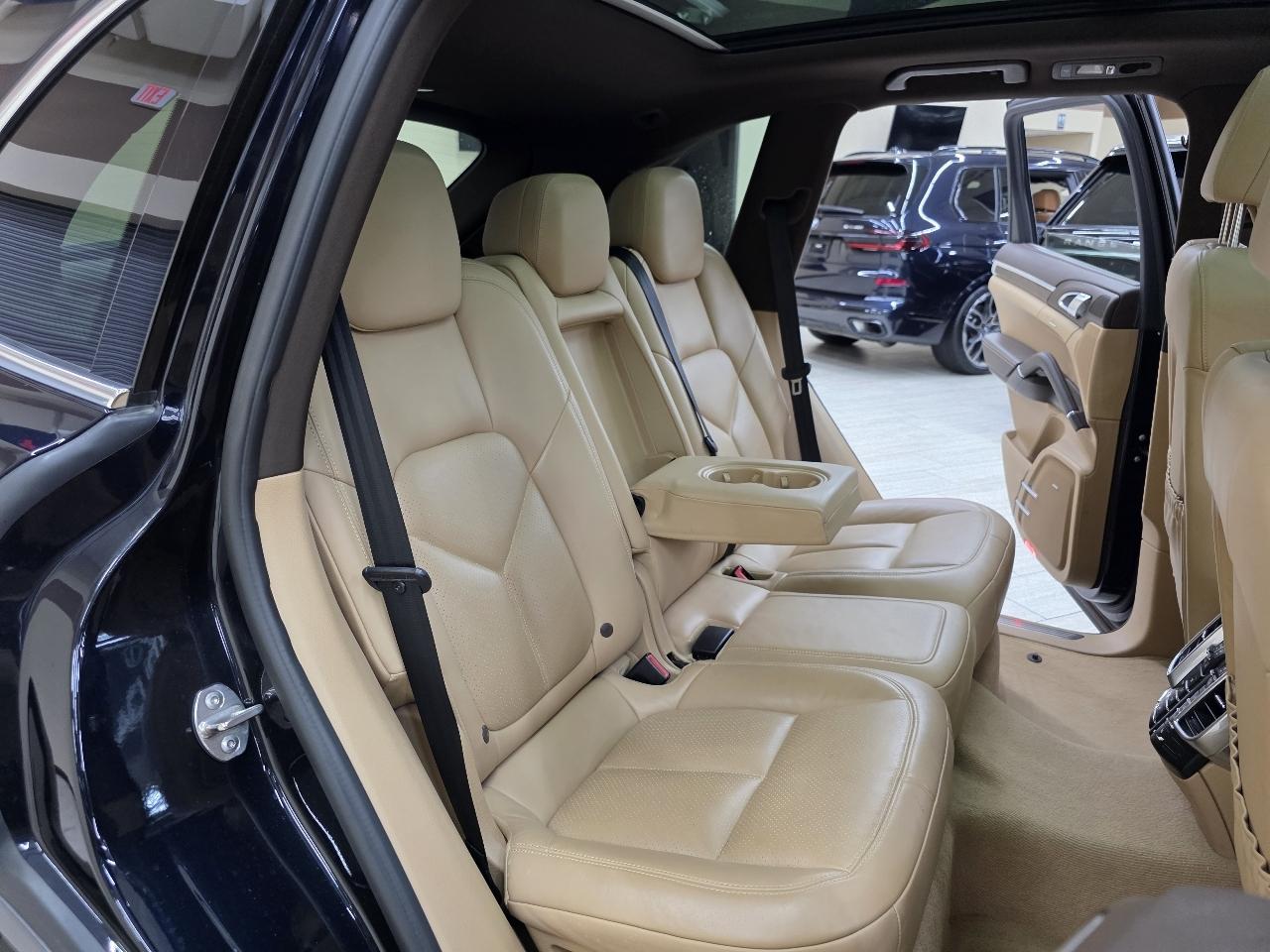 Porsche Cayenne Base 2016