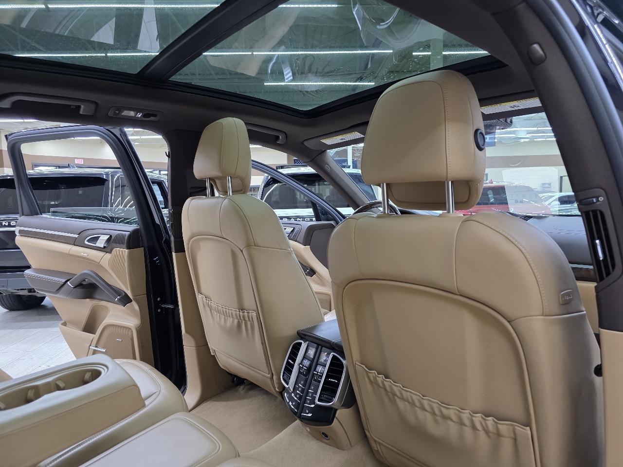 Porsche Cayenne Base 2016