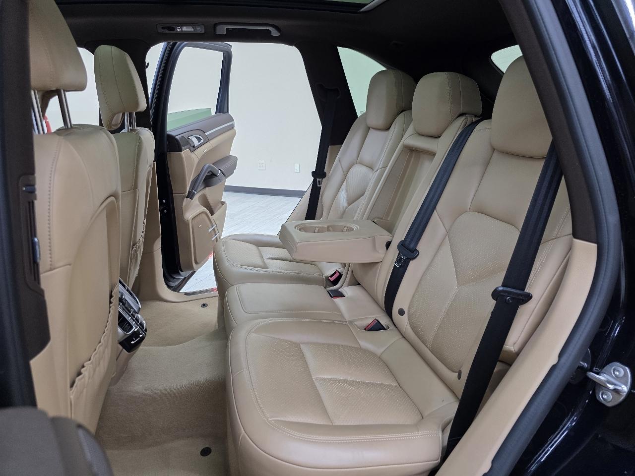 Porsche Cayenne Base 2016