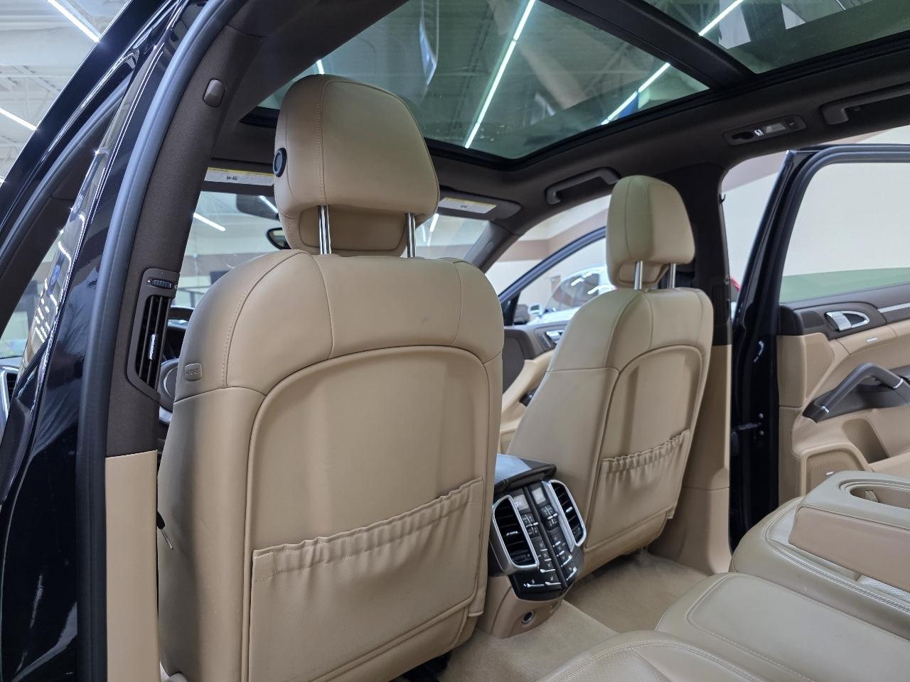 Porsche Cayenne Base 2016