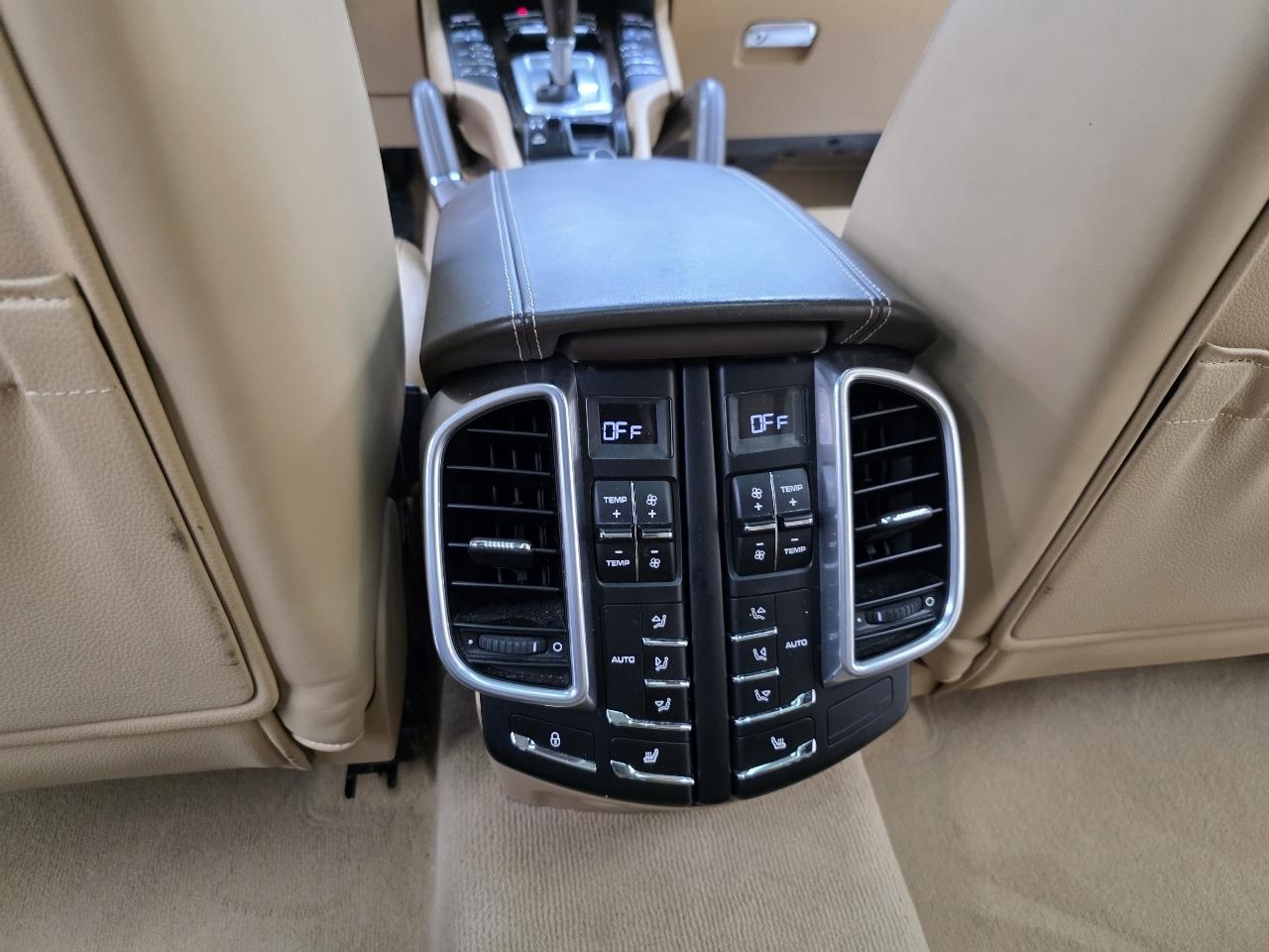 Porsche Cayenne Base 2016
