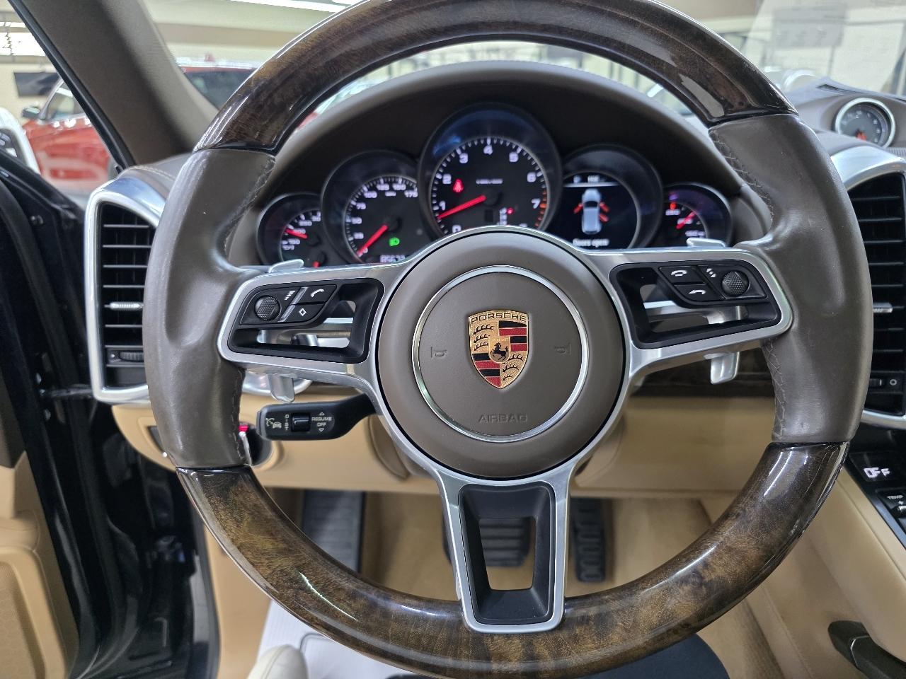 Porsche Cayenne Base 2016