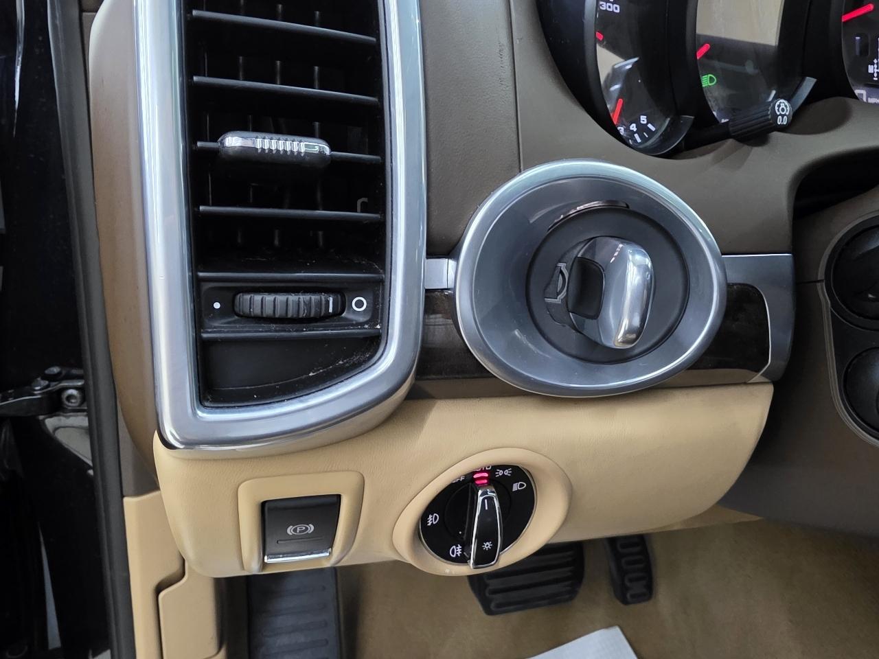 Porsche Cayenne Base 2016