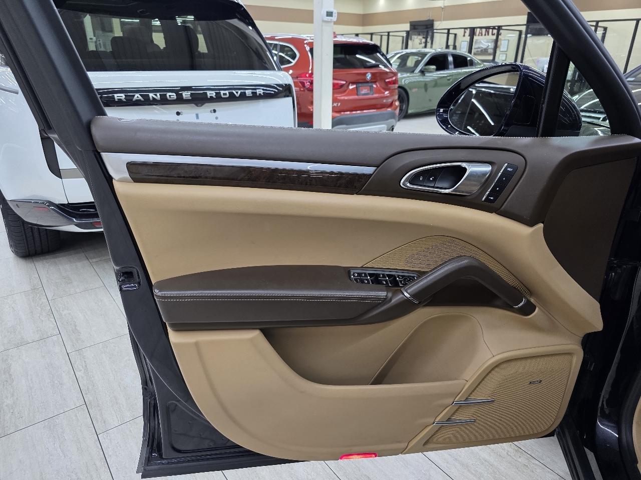 Porsche Cayenne Base 2016