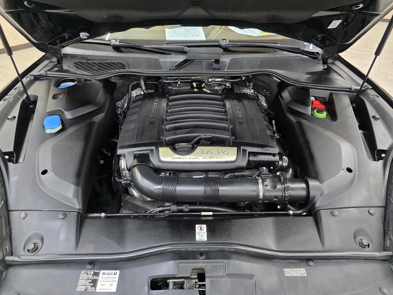 Porsche Cayenne Base 2016