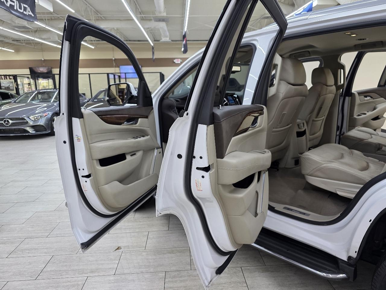 Cadillac Escalade  2016