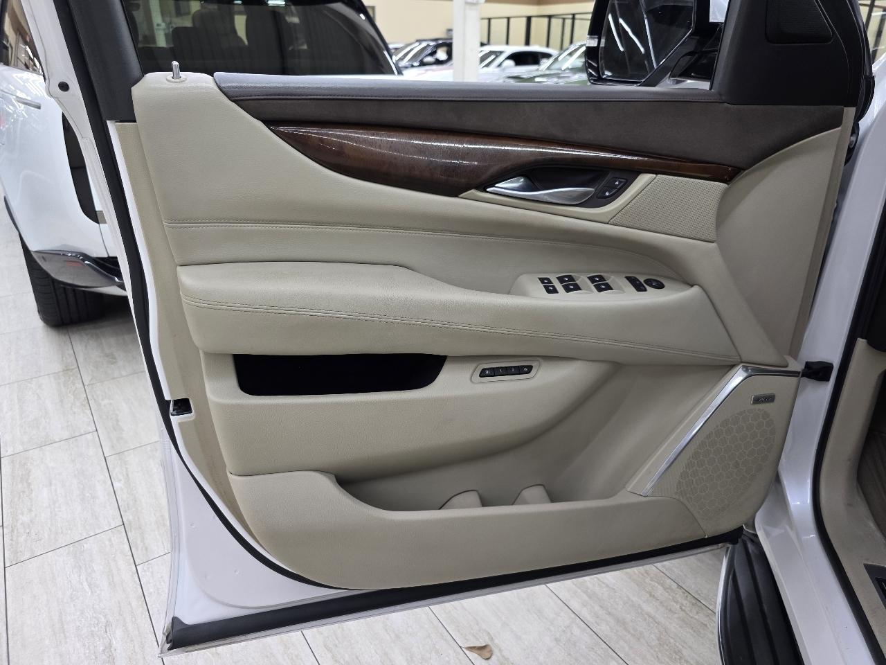 Cadillac Escalade  2016