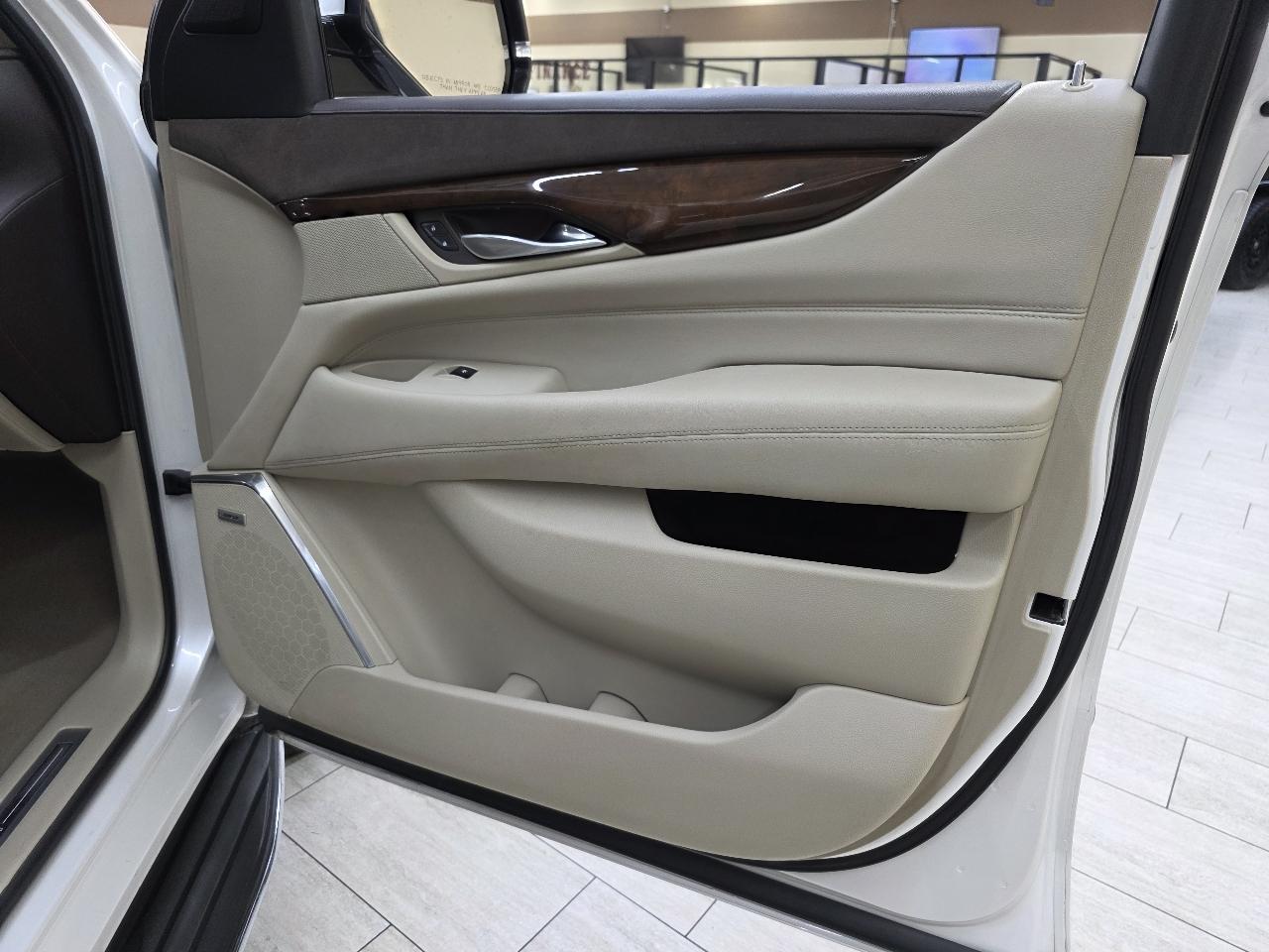 Cadillac Escalade  2016