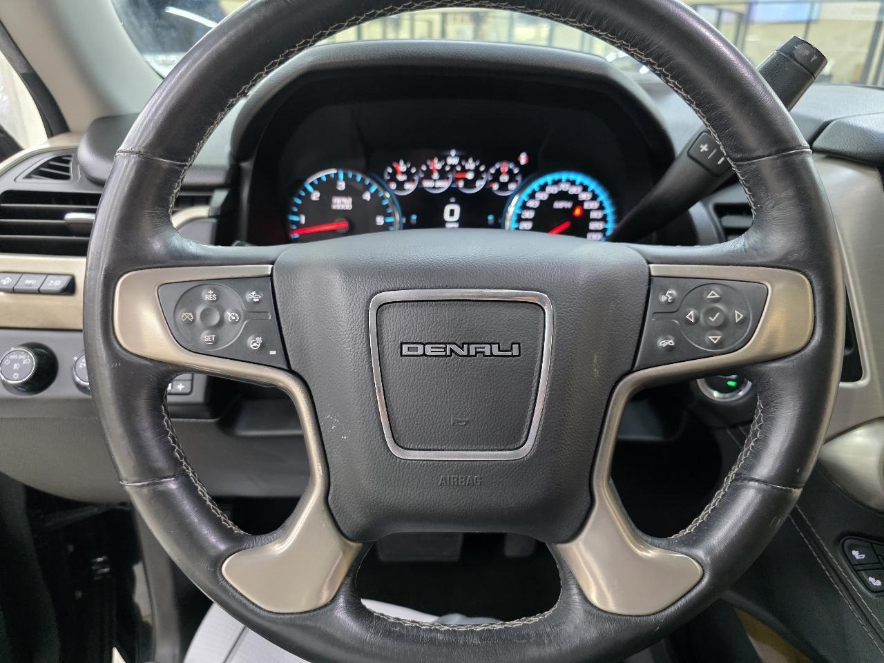 GMC Yukon XL Denali 4WD 2016
