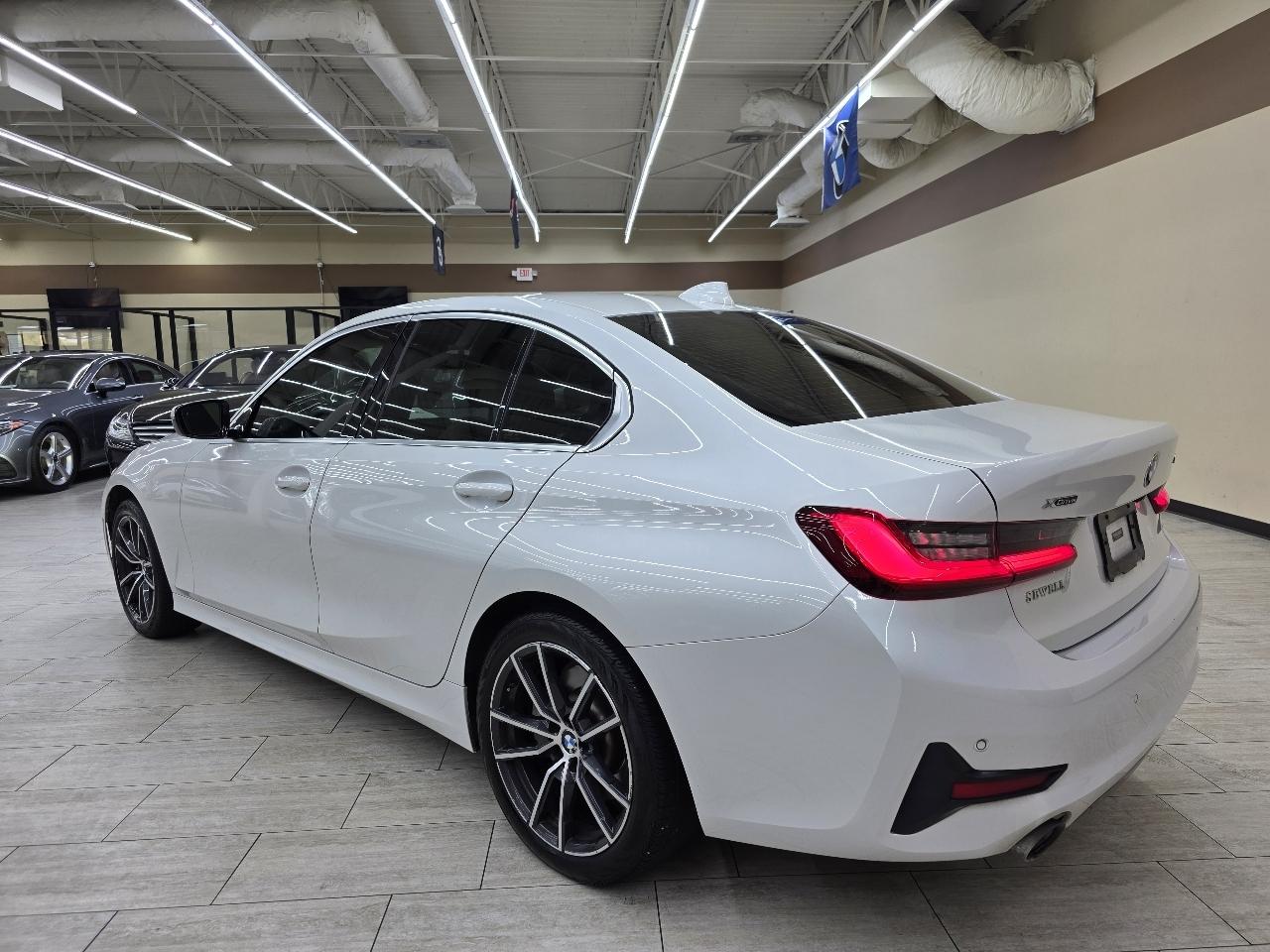BMW 3-Series 330i xDrive 2021