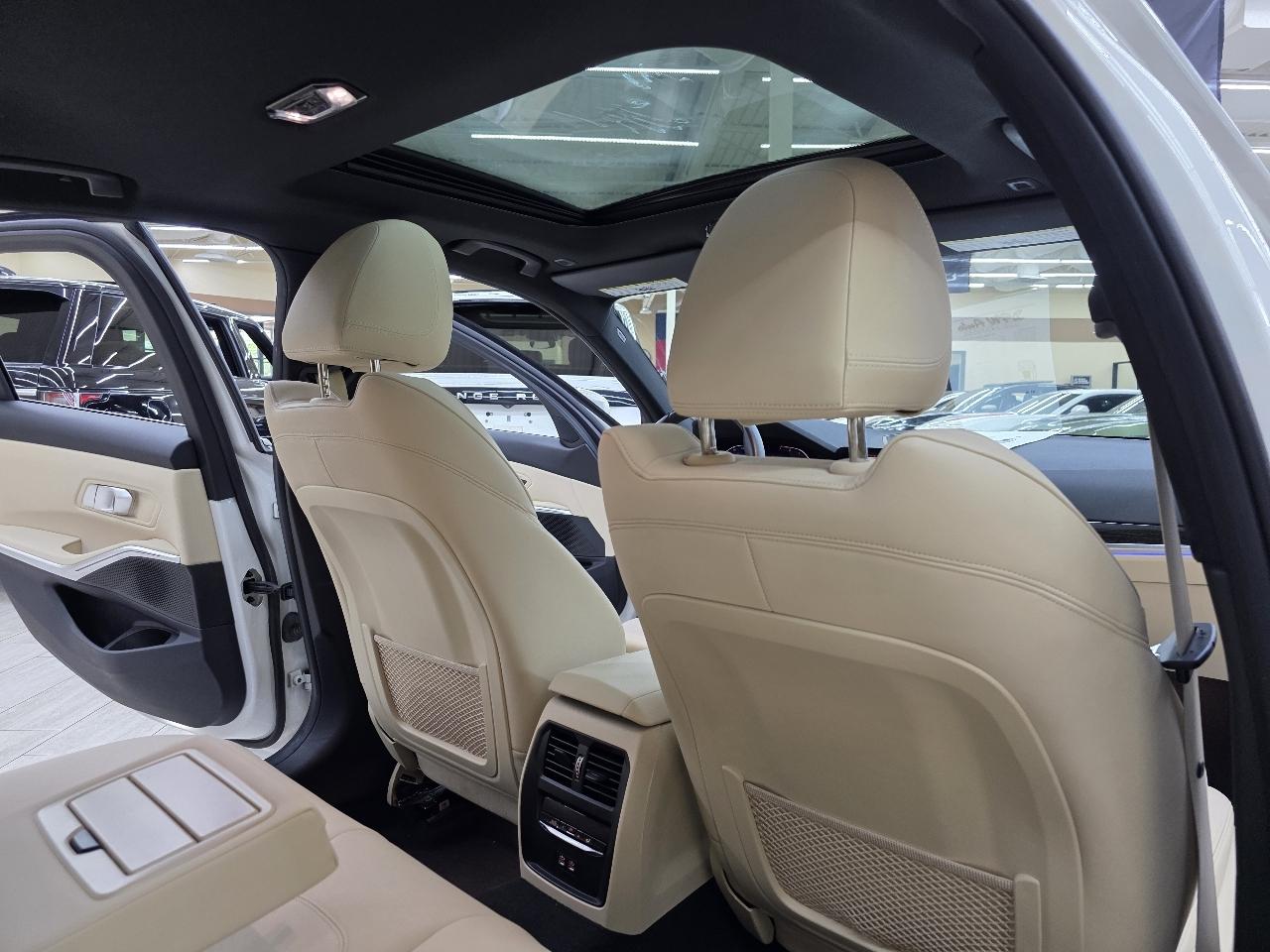 BMW 3-Series 330i xDrive 2021