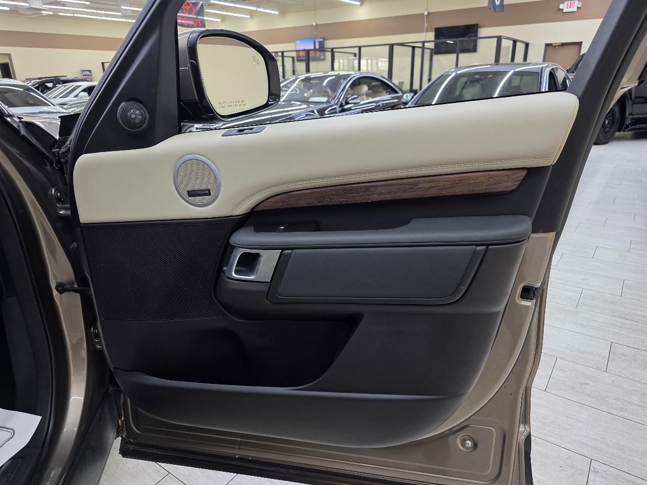 Land Rover Discovery HSE 2017