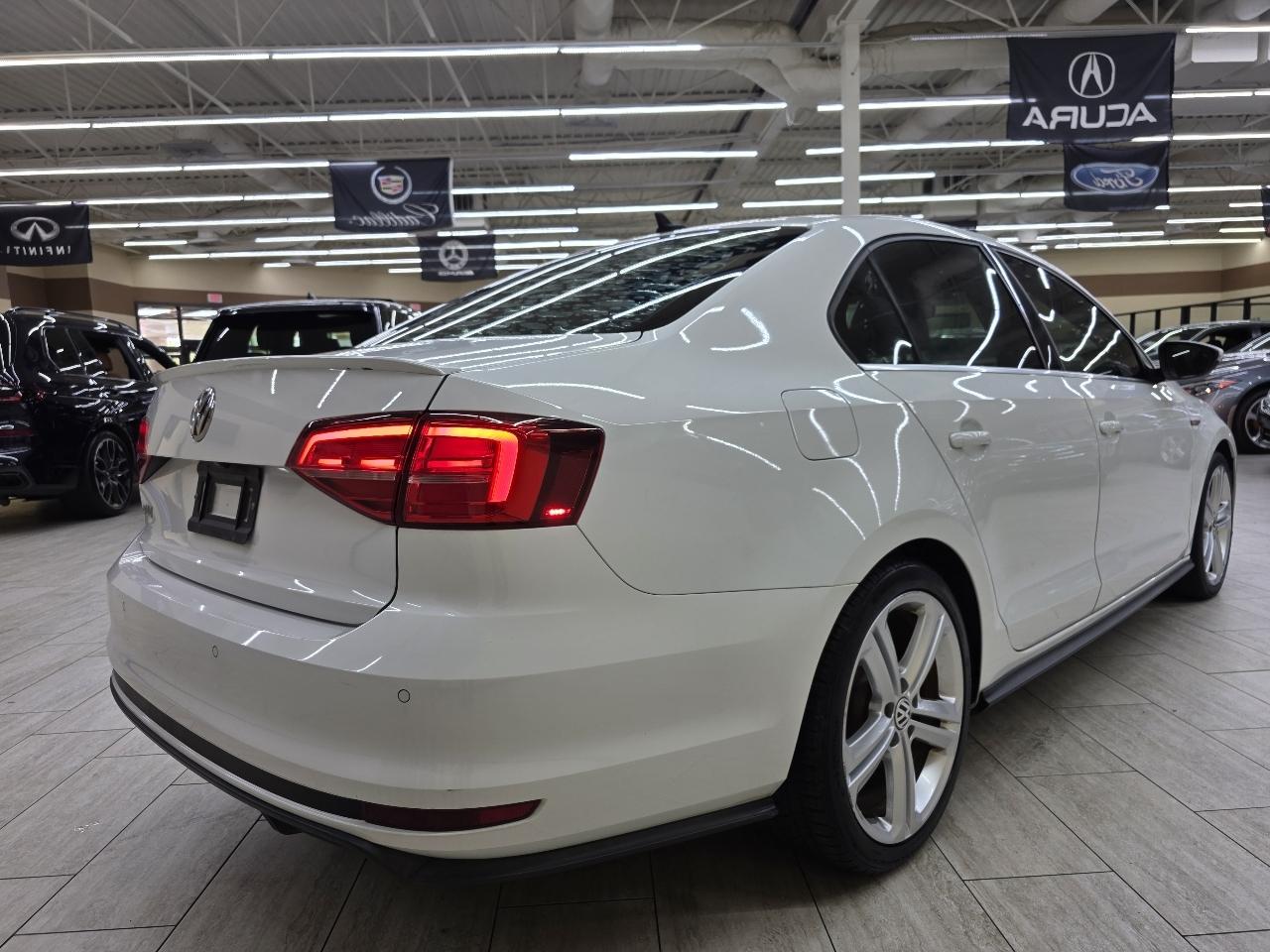 Volkswagen Jetta 2.0T GLI 6M 2017