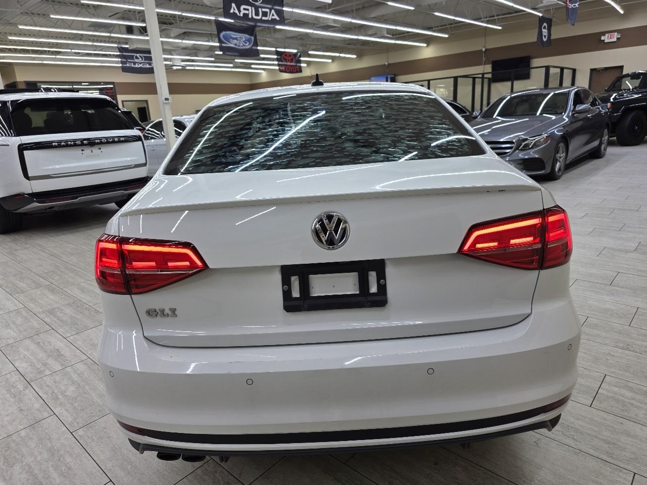 Volkswagen Jetta 2.0T GLI 6M 2017