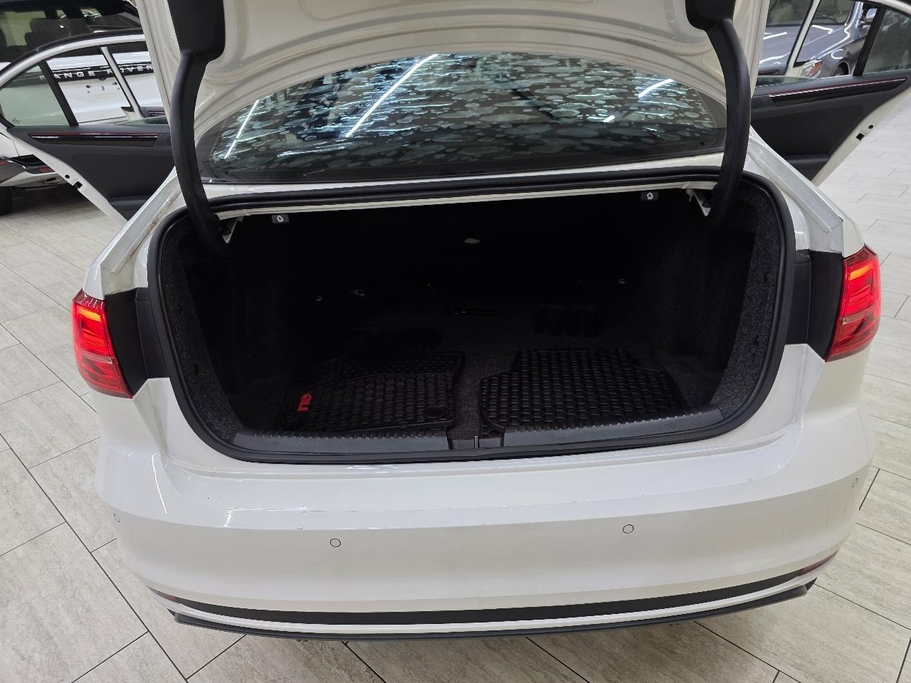 Volkswagen Jetta 2.0T GLI 6M 2017