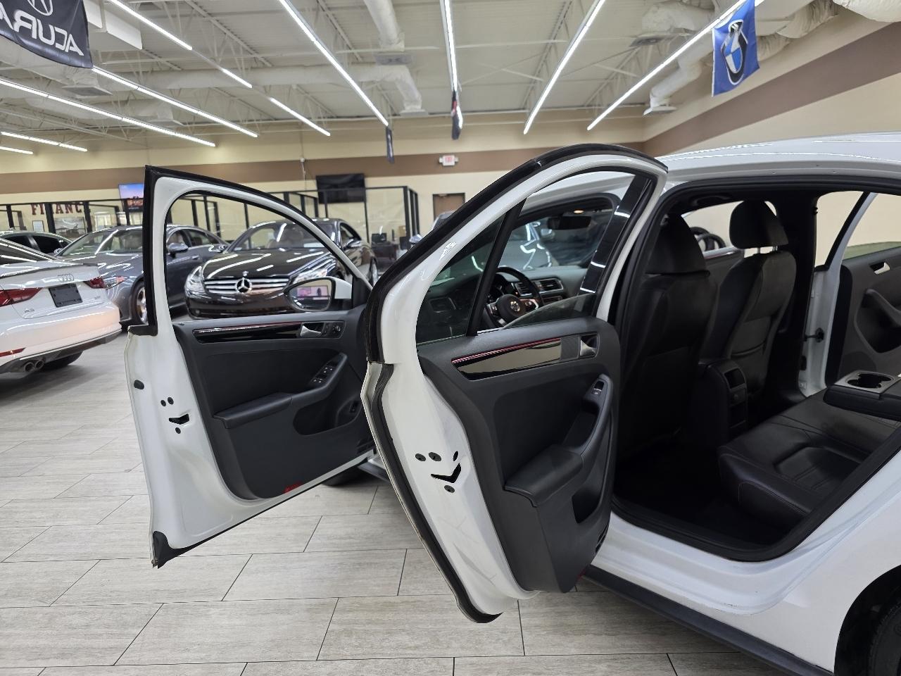 Volkswagen Jetta 2.0T GLI 6M 2017