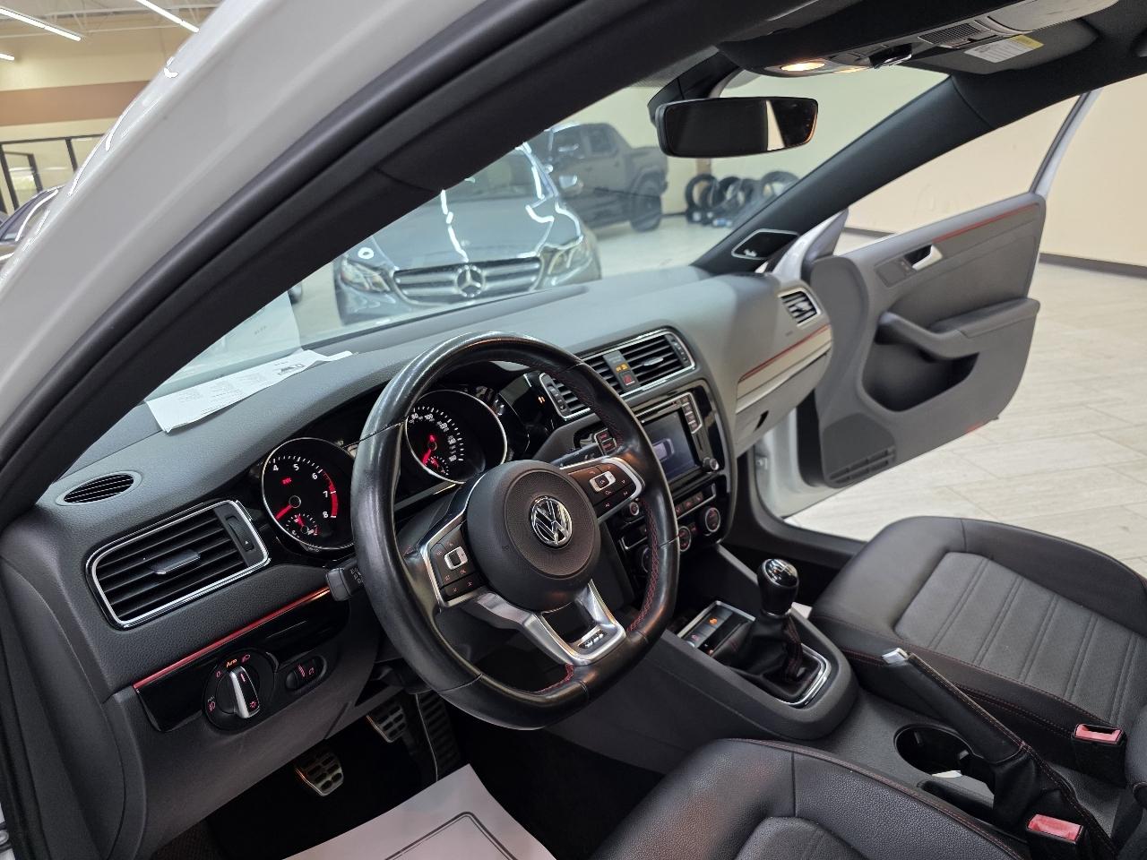 Volkswagen Jetta 2.0T GLI 6M 2017