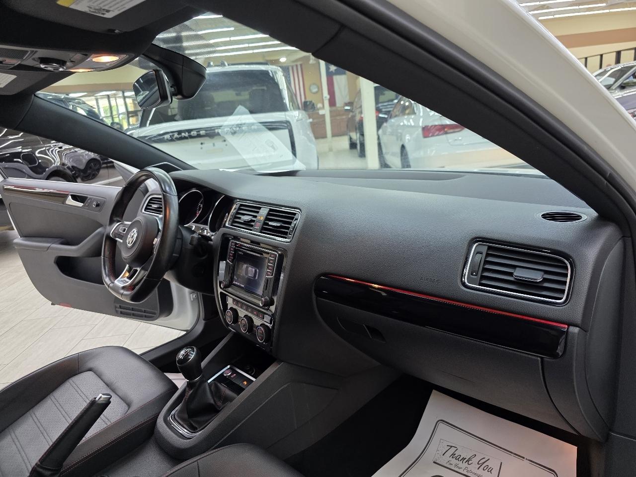 Volkswagen Jetta 2.0T GLI 6M 2017