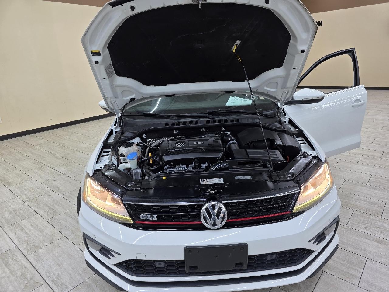 Volkswagen Jetta 2.0T GLI 6M 2017