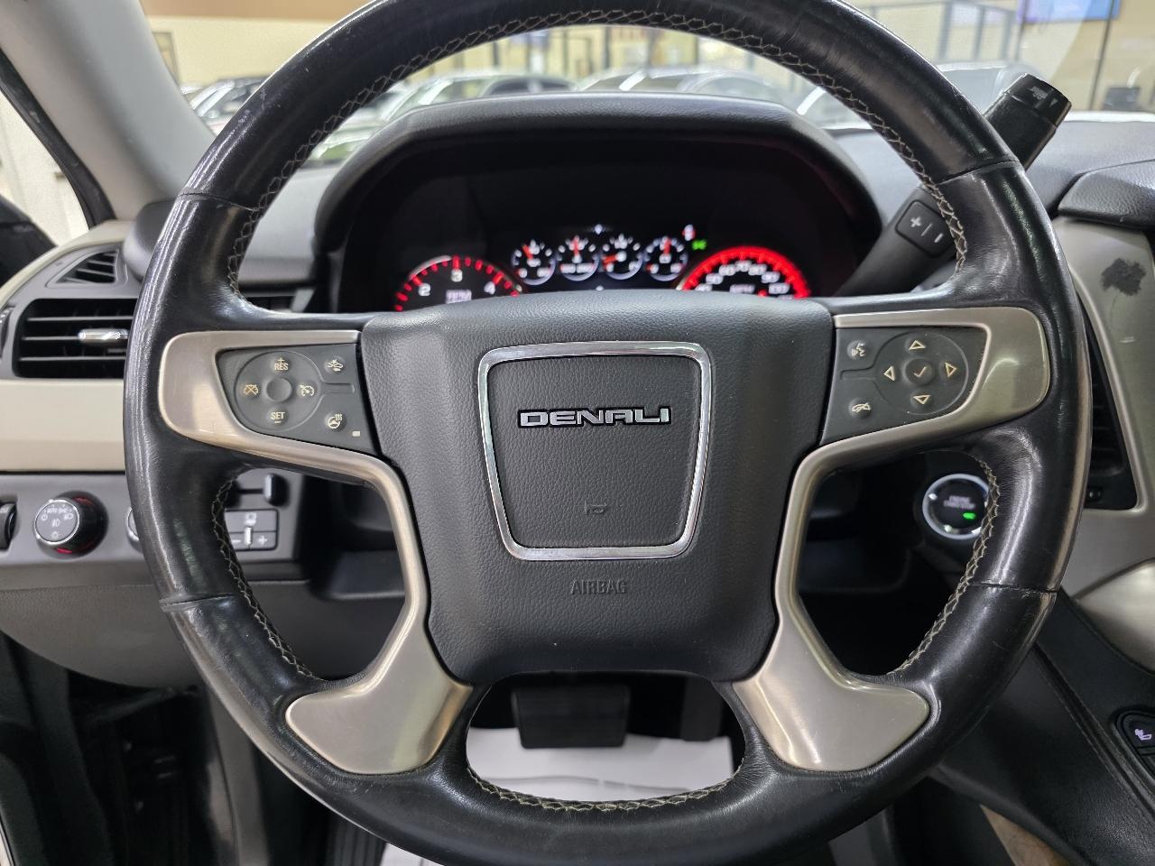GMC Yukon XL Denali 4WD 2016
