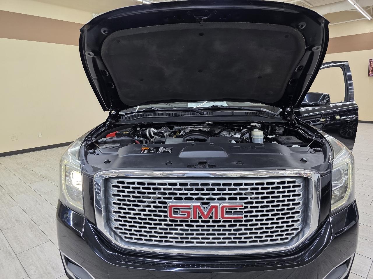 GMC Yukon XL Denali 4WD 2016
