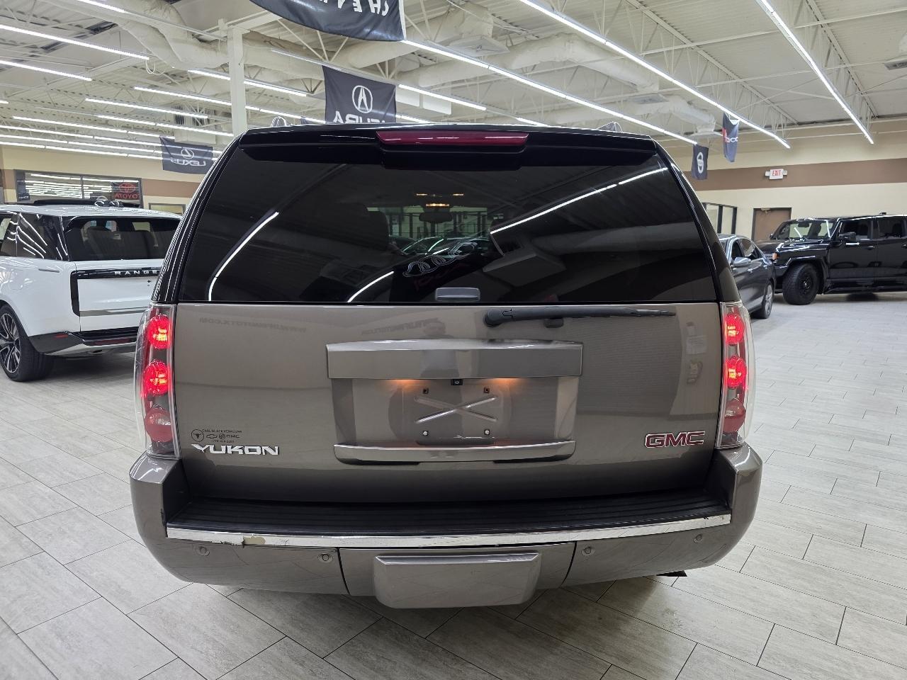 GMC Yukon Denali 2WD 2013