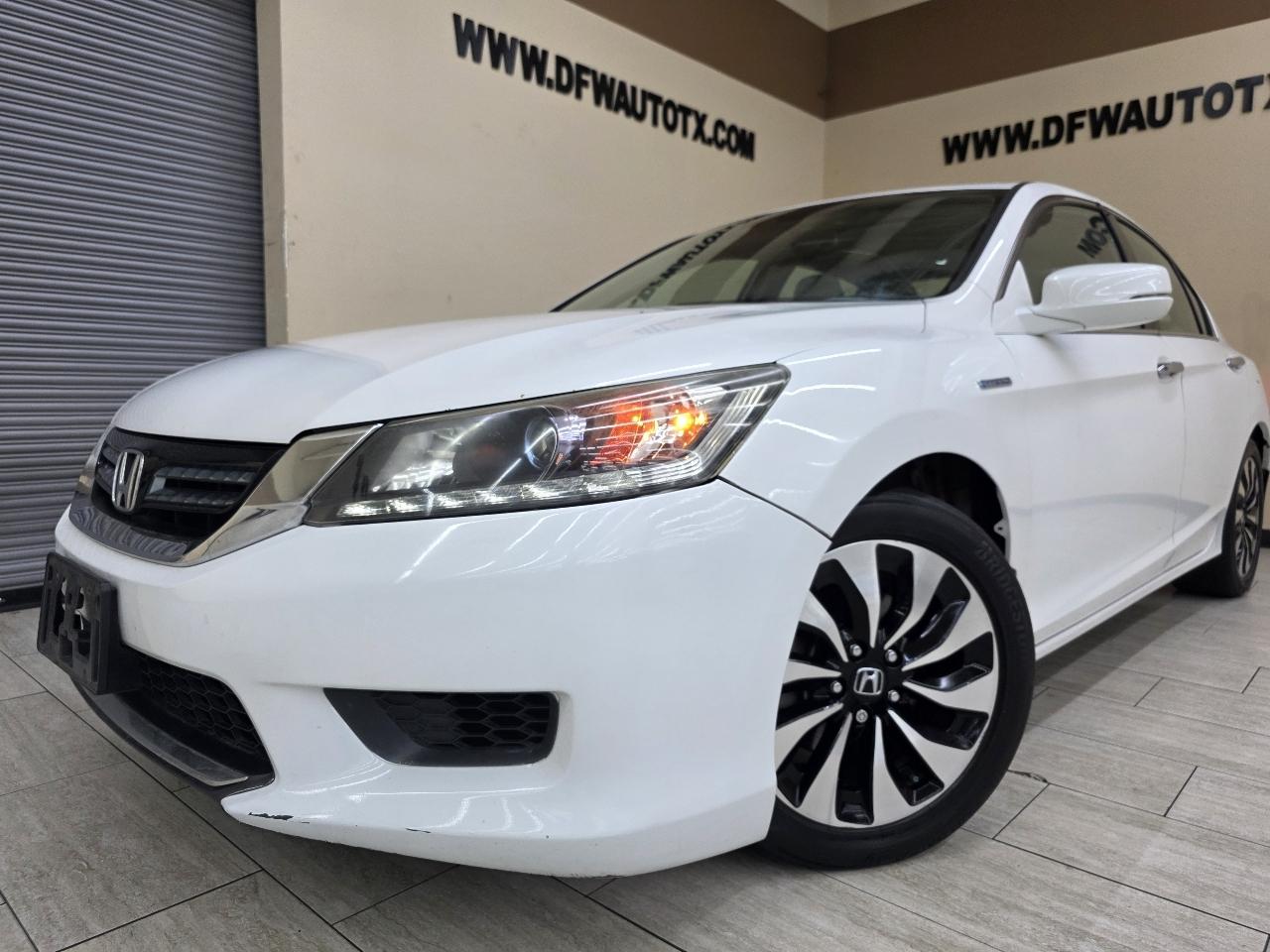 White 2015 Honda Accord Hybrid Sedan Front-Wheel Drive Automatic