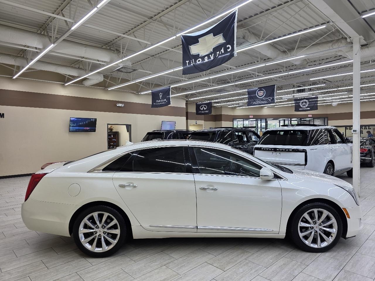 Cadillac XTS Luxury 2013