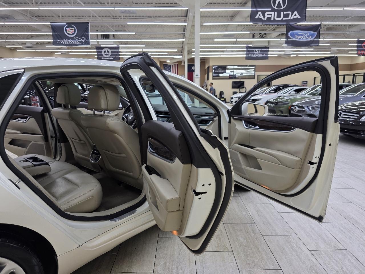 Cadillac XTS Luxury 2013