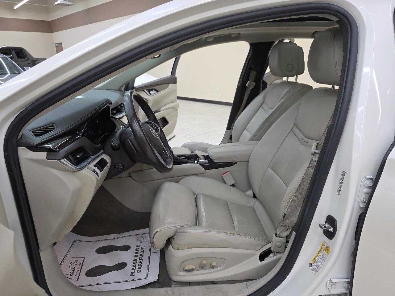 Cadillac XTS Luxury 2013