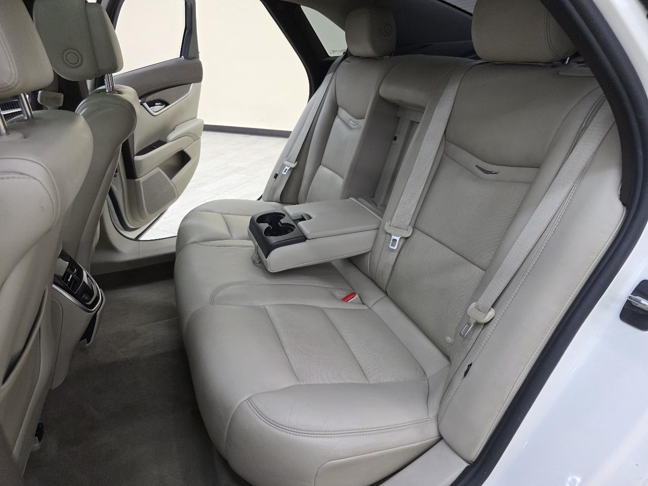 Cadillac XTS Luxury 2013