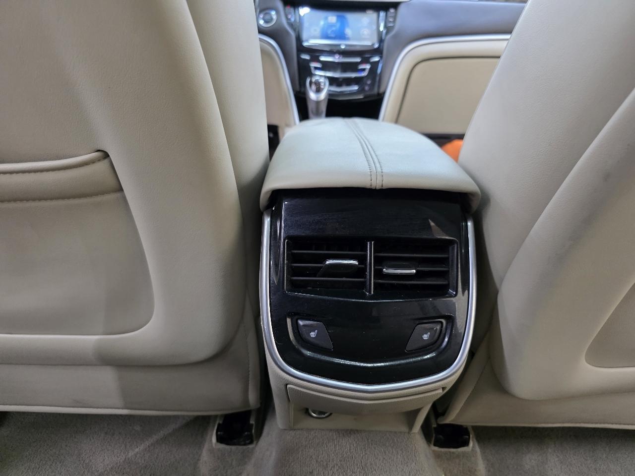 Cadillac XTS Luxury 2013