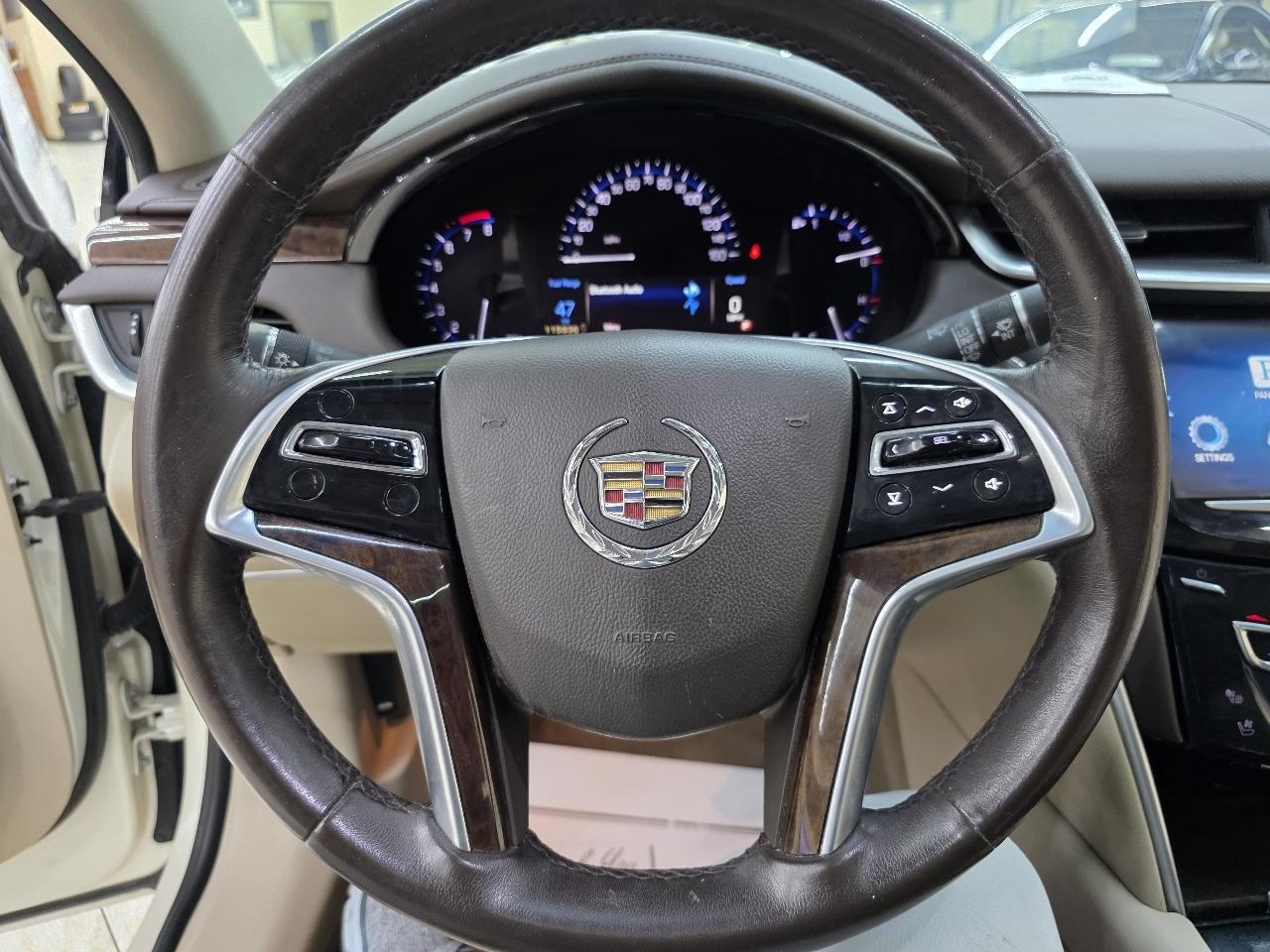 Cadillac XTS Luxury 2013