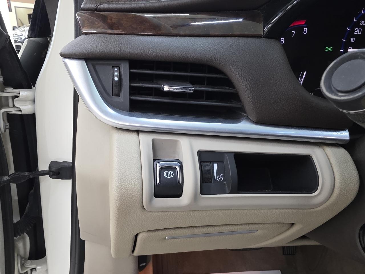 Cadillac XTS Luxury 2013