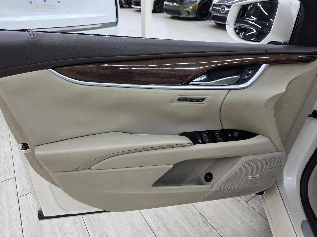 Cadillac XTS Luxury 2013