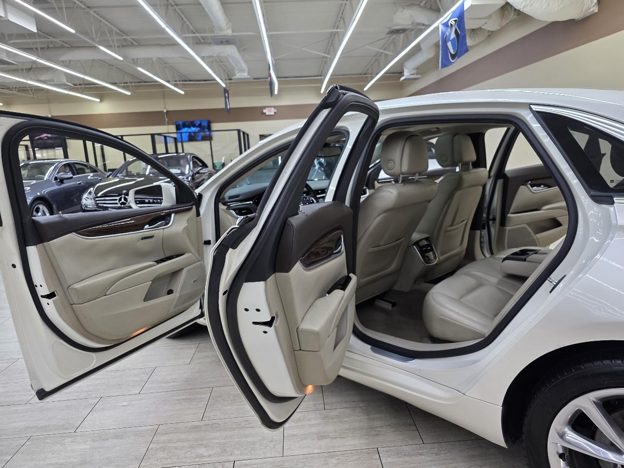 Cadillac XTS Luxury 2013