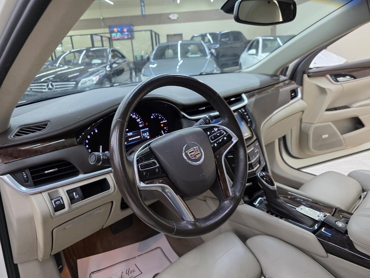 Cadillac XTS Luxury 2013