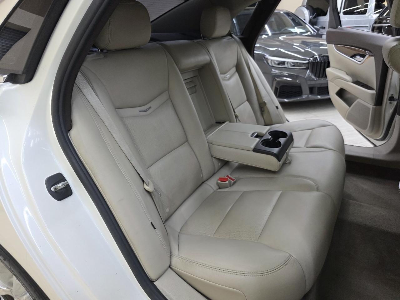 Cadillac XTS Luxury 2013